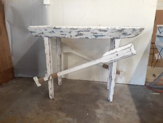 Modern boat accent table see pictures for dimensions
