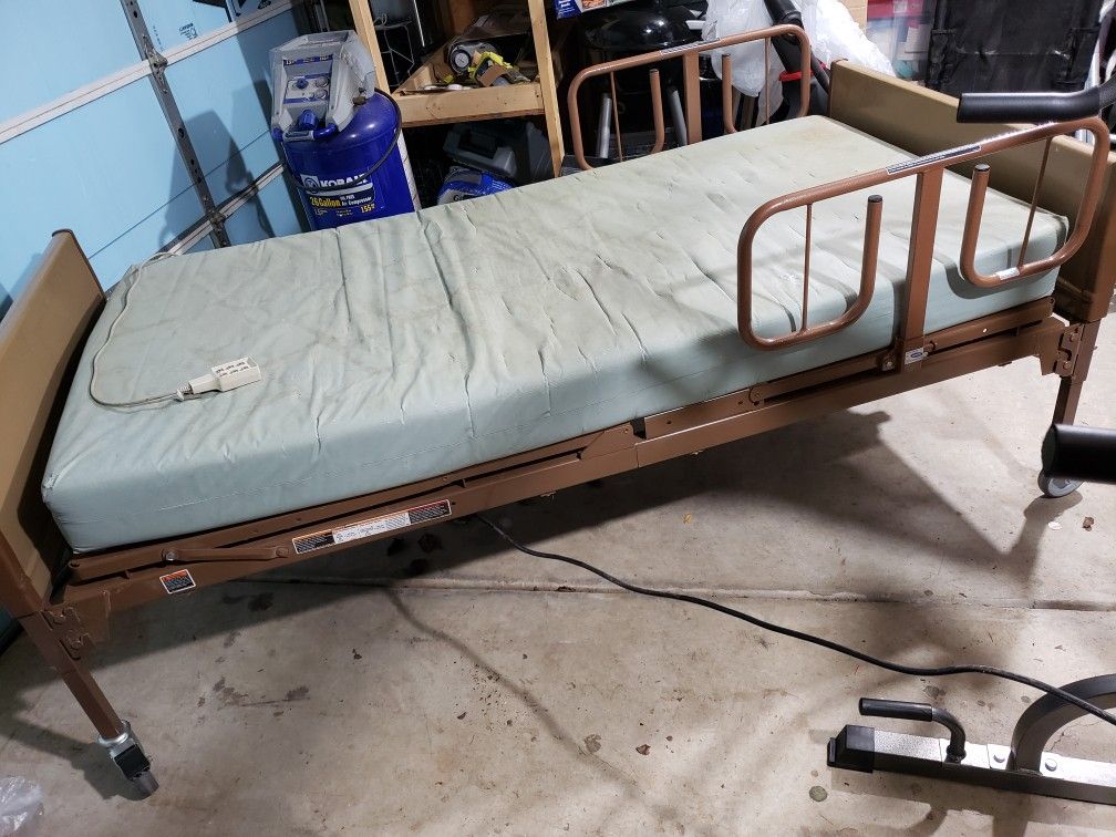 Invacare Bariatric/hospital Bed Model# BAR600IVC