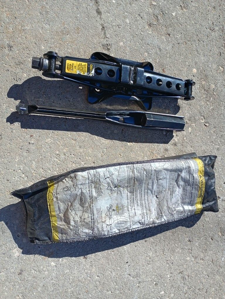2001 - 2010 Chrysler PT Cruiser emergency Spare Tire Jack Kit Set & Lug Wrench Tool OEM roadside