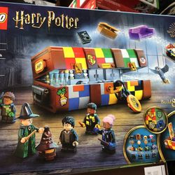 LEGO Harry Potter Hogwarts Magical Trunk 76399 Building Kit