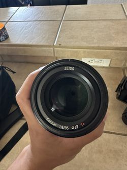 Zeiss Batis 85mm f/1.8 Lens for Sony E Mount