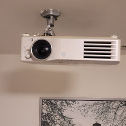 Projector Screen and Projector Great Condition 350.00