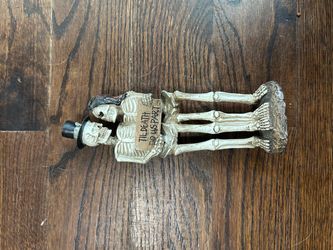 Skeleton Bride and Groom Figurine