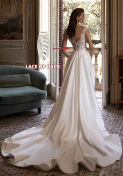 Mermaid V Neck Lace Wedding Dress with Train