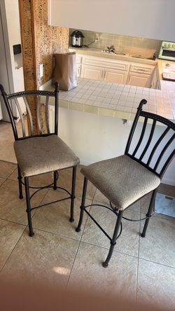 Set of 2 Metal Bar Stools with Upholstered Seats