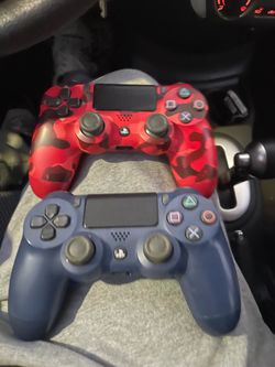 PS4 PlayStation 4 controllers