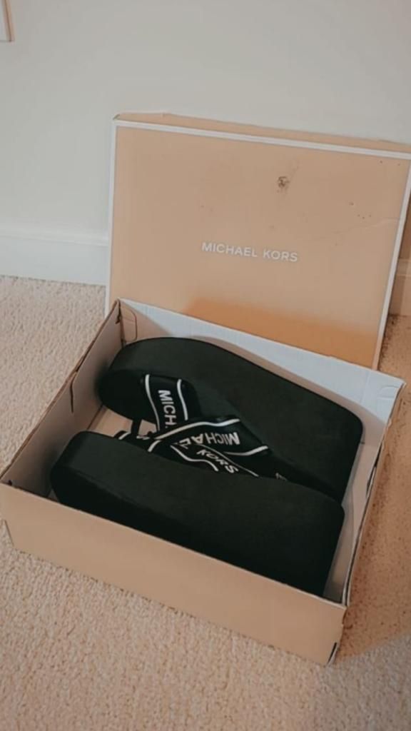 Authentic Michael Kors Sandals For Women Size 9