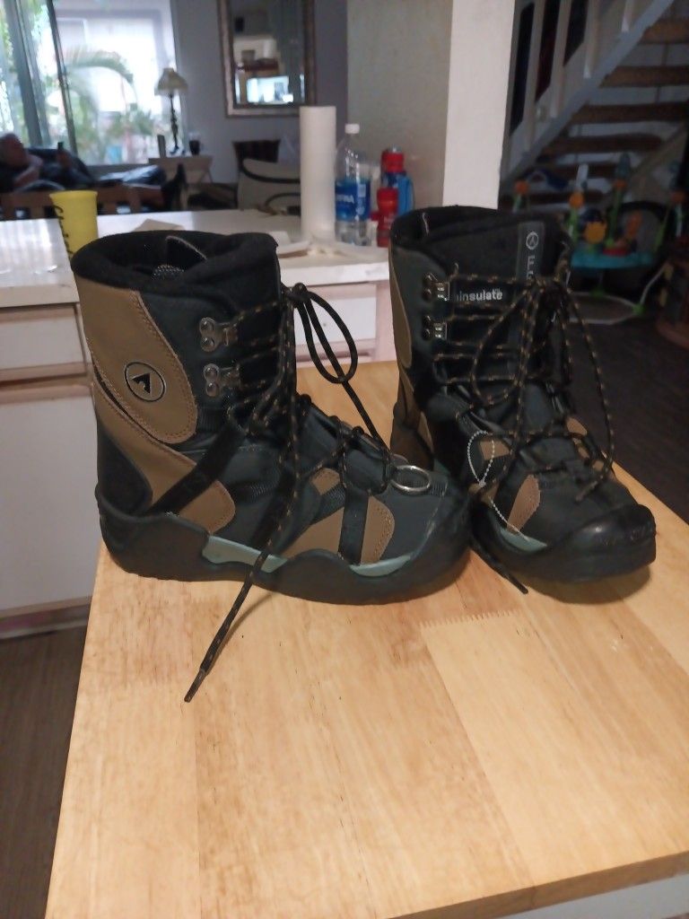 Women's Size 7 Airwalk Freestyle Boots In Brand New Condition Please Read Description