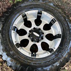 Moto Metal rim and tire