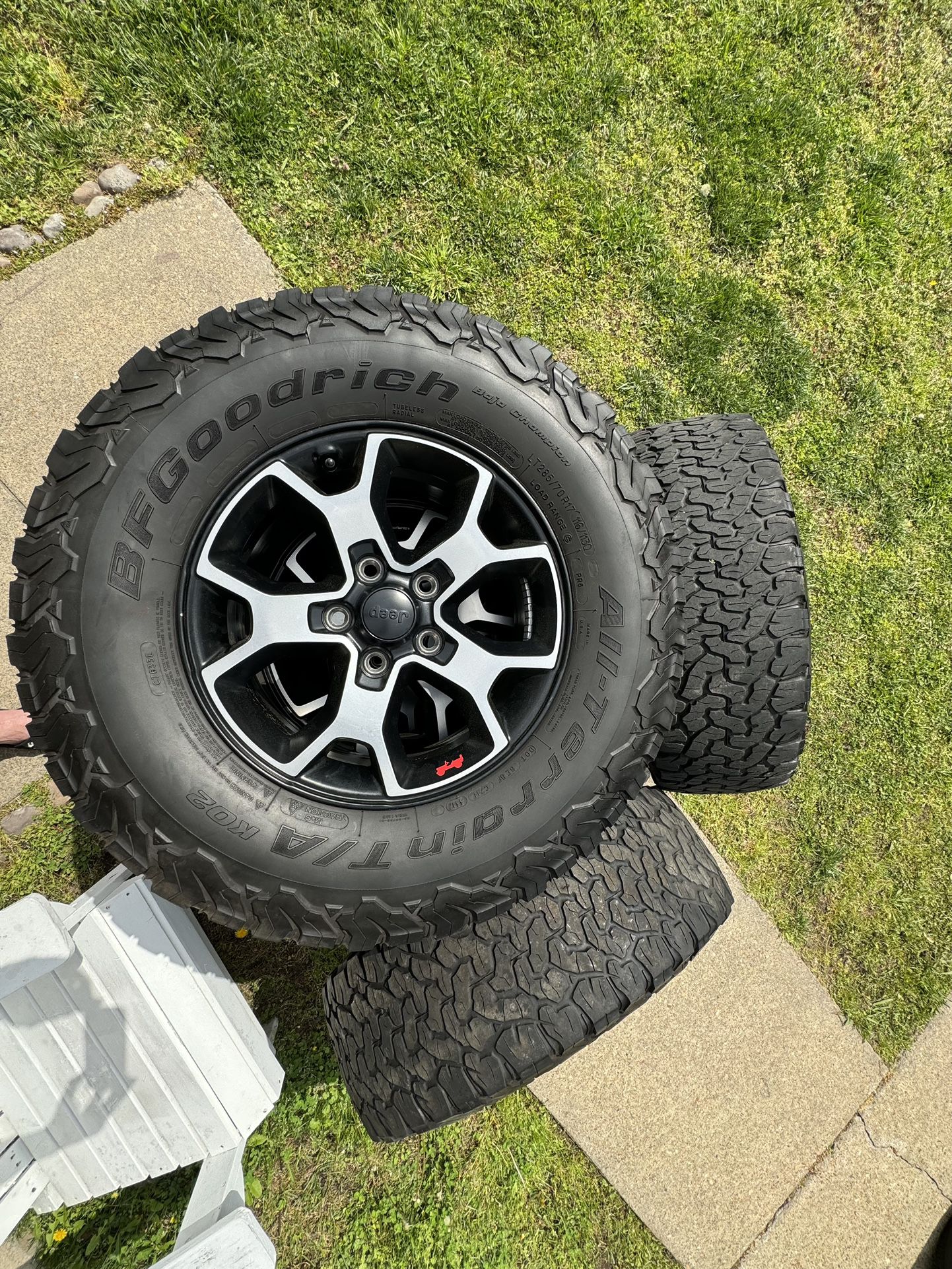 285/70r17 BFG KO2 and Jeep Rubicon wheels (set of 4)