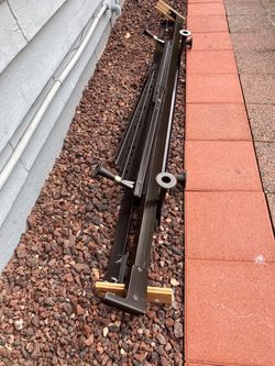King bed frame with 6 leg support