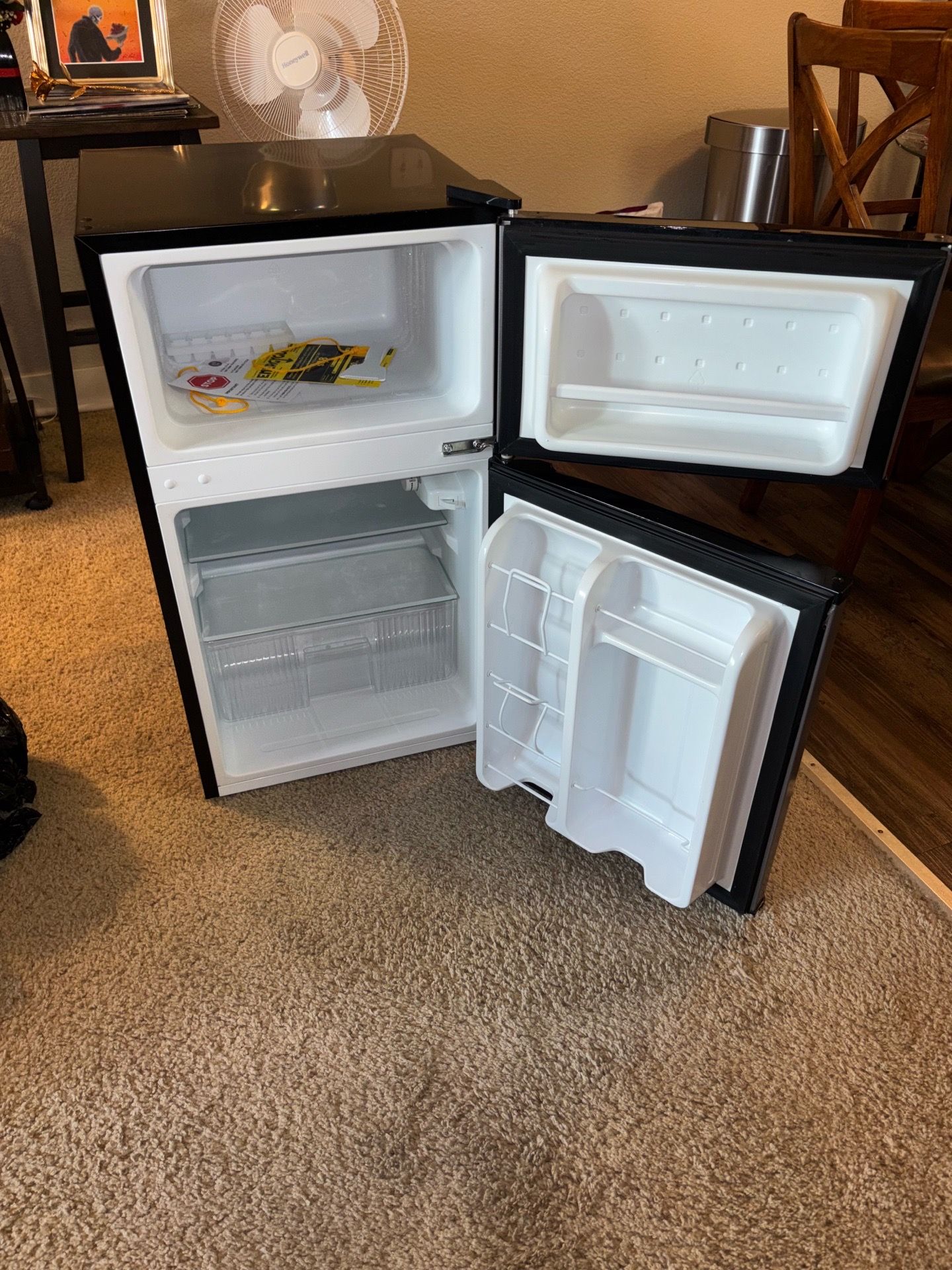 Midea 3.1 cubic foot Mini Fridge with Freezer