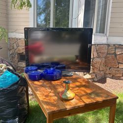 Working 40 “Large flatscreen TV