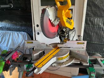 DeWalt  Miter Saw table to