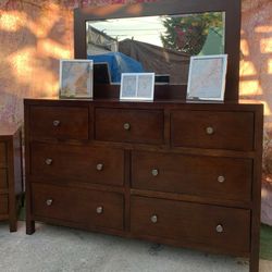 Canopy Queen Size Bedroom Set Including Bed Frame.rails.slants.long Dresser.mirror.nighstands.tall Dresser.memory Matress Great Condition 