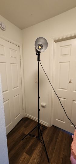 Light With Tripod