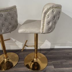 Barstools Like New Condition 