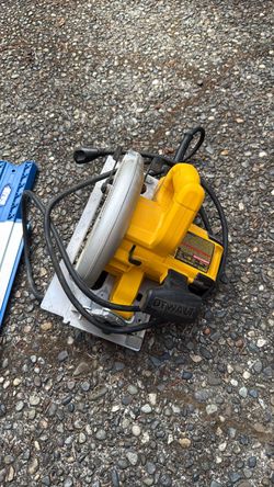 DeWalt 7 1/4" Circular Saw corded with Kreg Accu-Cut Track System