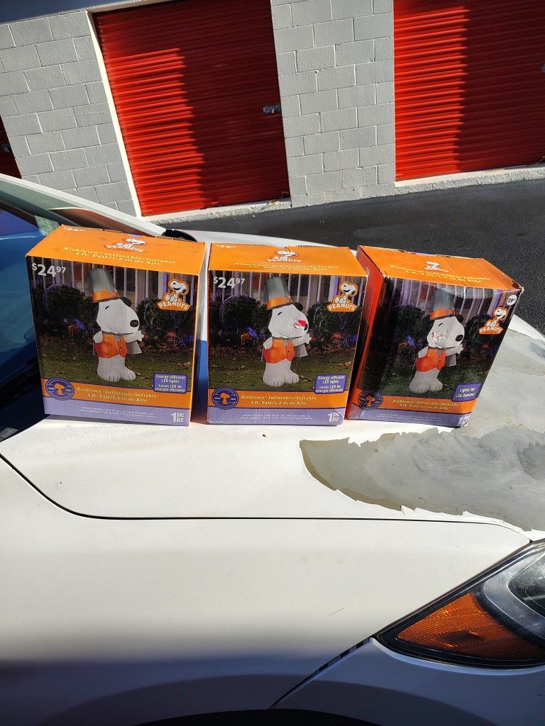 Snoopy Thanksgiving Yard Inflatable 4 Ft Tall