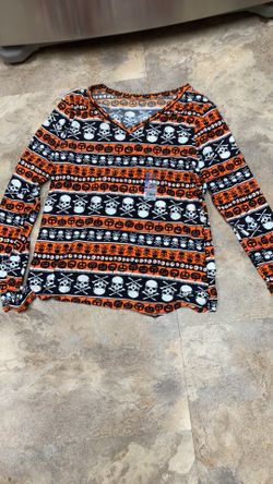 New ladies Halloween shirts $5 each. Sizes med and 2xl