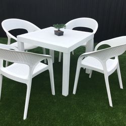 Dining Table And  4 Chairs
