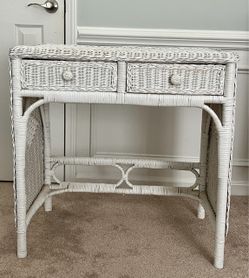 White Wicker Stand/Table