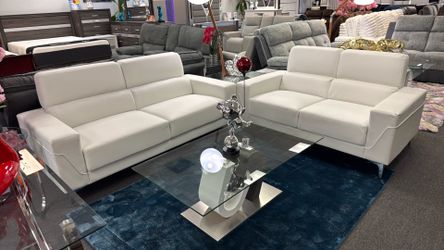 On Sale !! Beautiful Sofa&Loveseat , Available in Black, Red or Grey
