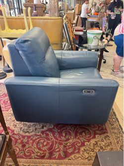 Steve Silver Furniture Sansa power reclining chair features top-grain ocean blue leather - Excellent Condition- Retail: $1599