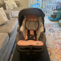 Baby Trend New Born Car Seat  