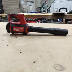 Milwaukee M12 Compact Spot Blower