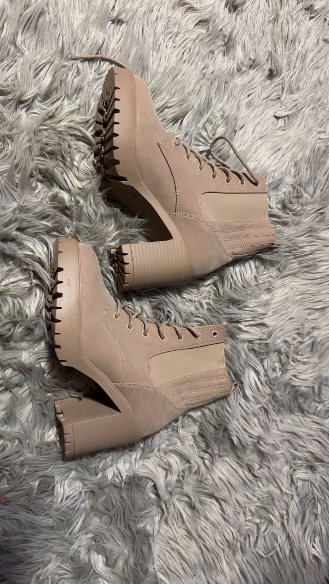 Beige women’s Boots