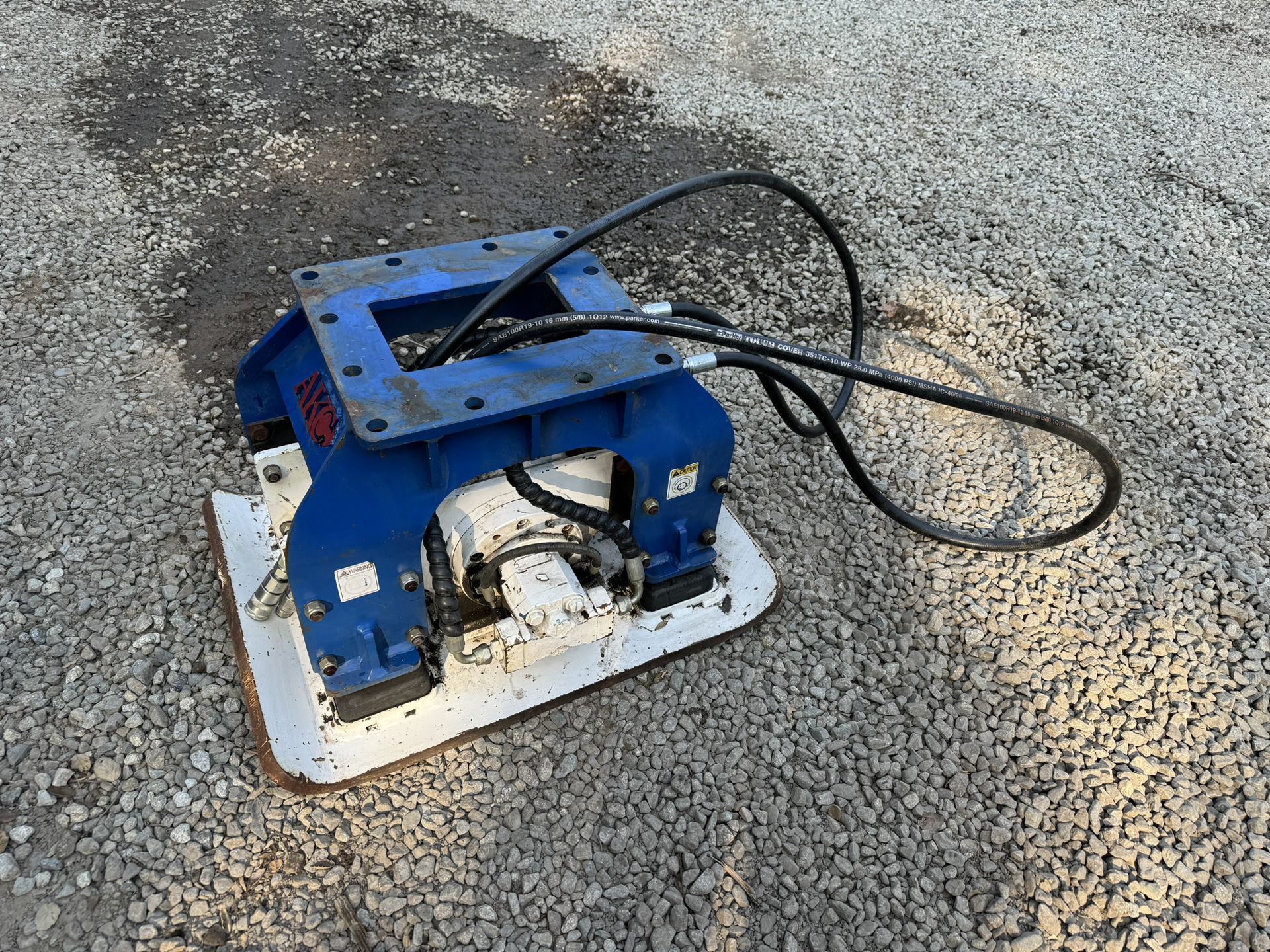 Mini Excavator / MIDI Or Backhoe Vibrating Plate Compactor 