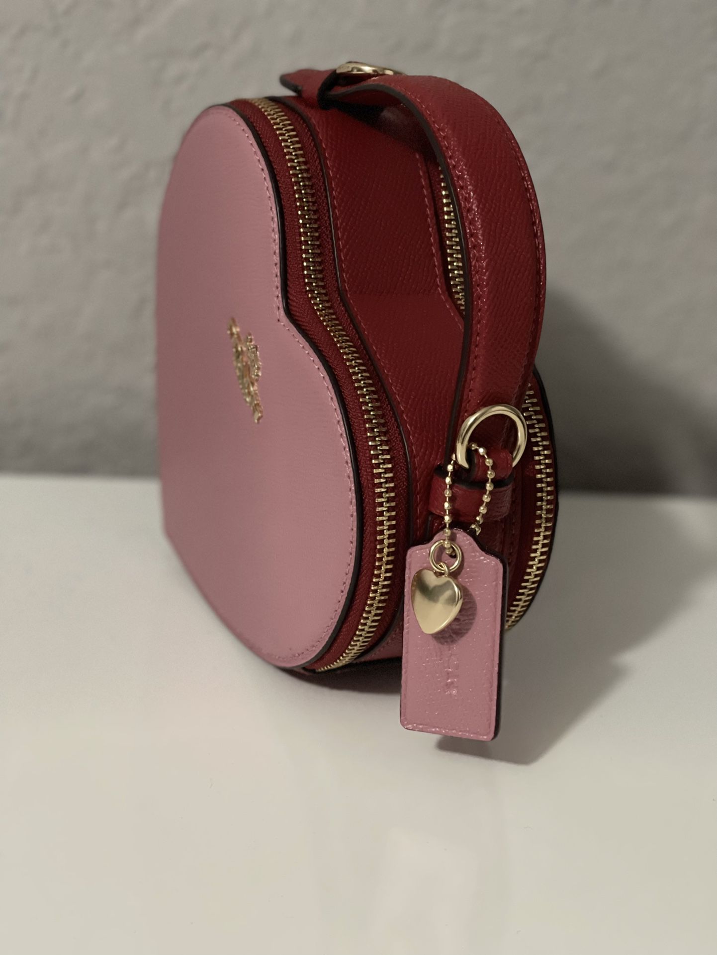 Coach Heart Crossbody Bag for Sale in Tolleson, AZ - OfferUp