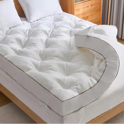 WhatsBedding 4 Inch Memory Foam Mattress Topper Queen for Back Pain Relief Filled with Breathable Gel Memory Foam, Comfort Supportive Pillow Top,Breat