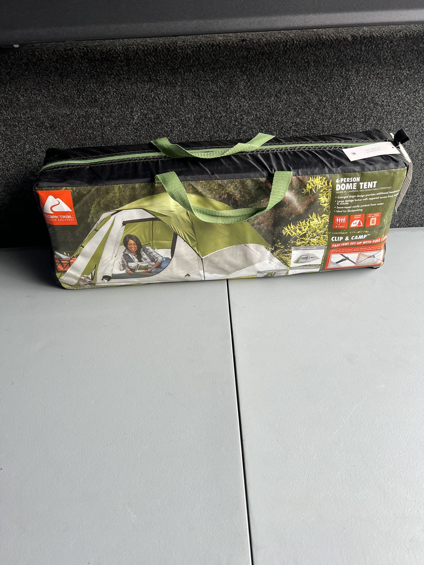 New Ozark Trail 4 Person Outdoor Camping Dome Tent