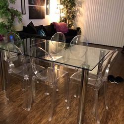 6 Person Dining Set Like New 