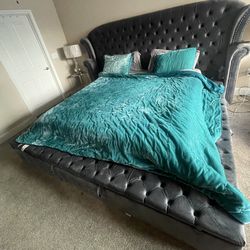 King - Platform Storage Bed