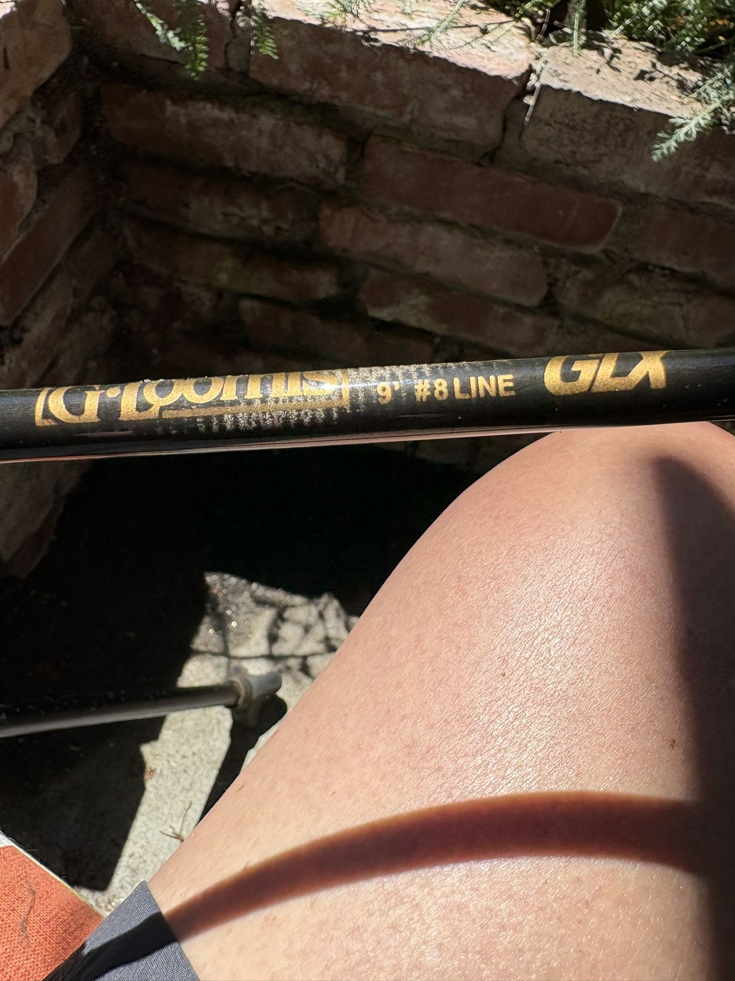 loomis 8 wt 4 pc 9’ fly rod. glad