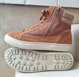 Nice Womens US-11 Cougar DAX Tobacco Suede/Nylon Winterized Waterproof Sneakers