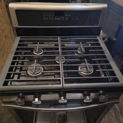 Whirlpool WFG770H0FZ 30″ Gas Range — Brand New, Never Used