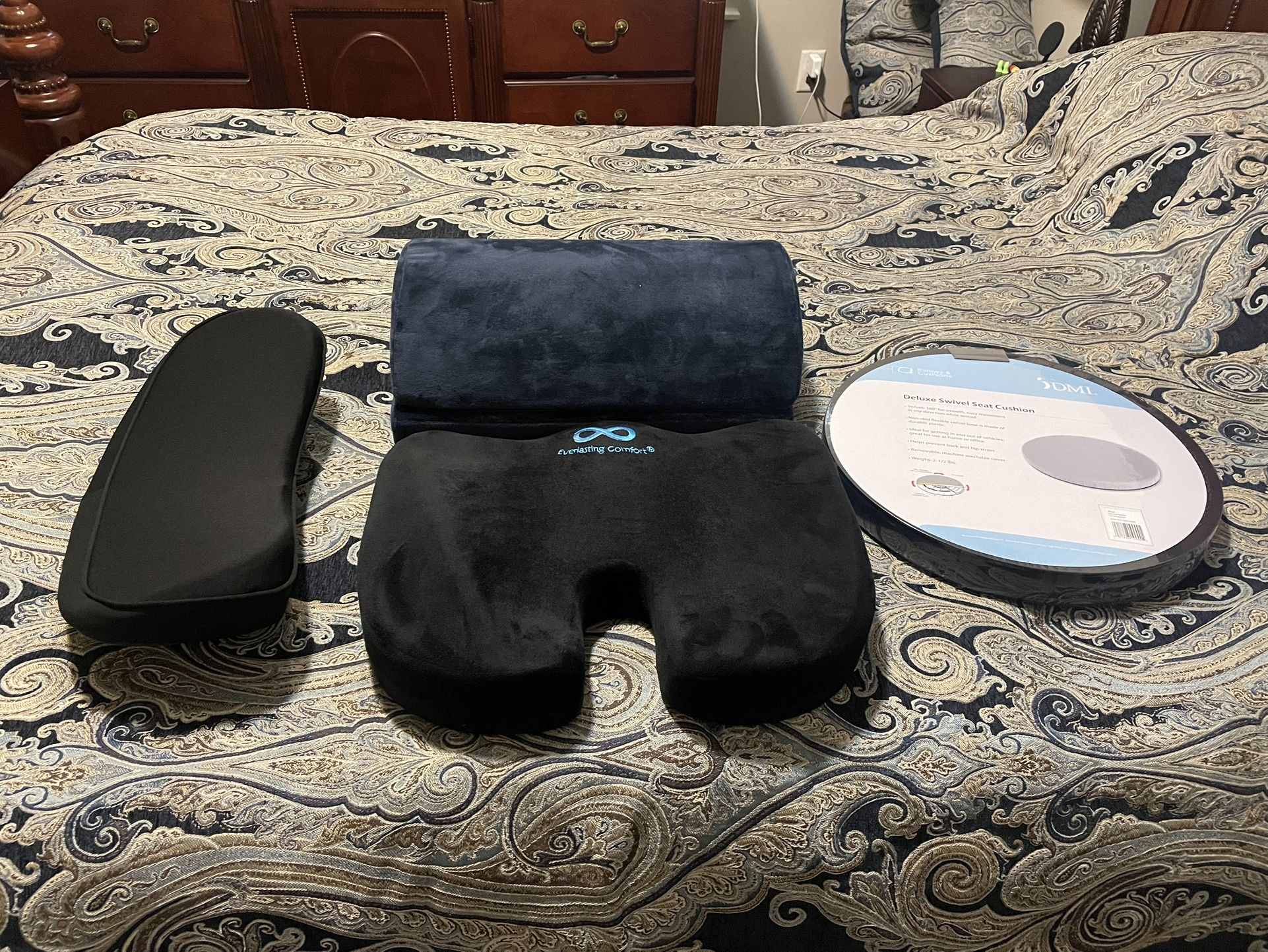 ✨Ultimate 4-Piece Comfort Cushion Bundle - $20 (Firm) Ergonomic support • Pain relief • Daily comfort upgrade $20