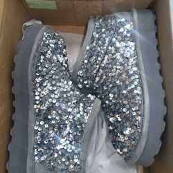 BearPaw Sydney Silver Sequined Booties Ladies Size 7