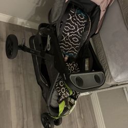 Excellent Condition Baby Trend Stroller 