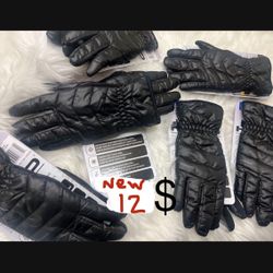 Well, Insulated Snow Gloves for women best part you can text while wearing them pick up downtown LA near Union Station Little Tokyo area $15