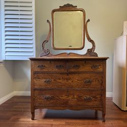 Antique Early American Oak Dresser With Carved Swan Mirror Good Condition