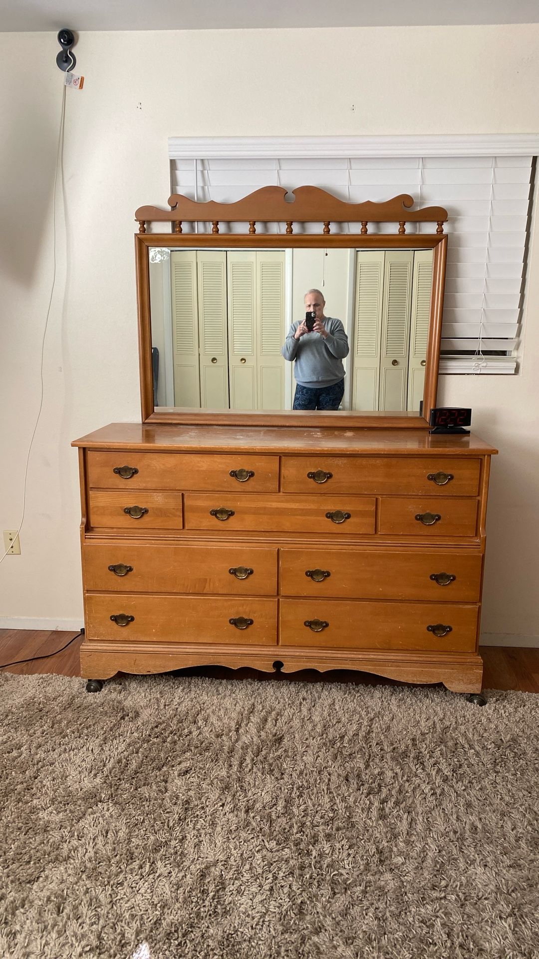 Dresser With Mirror