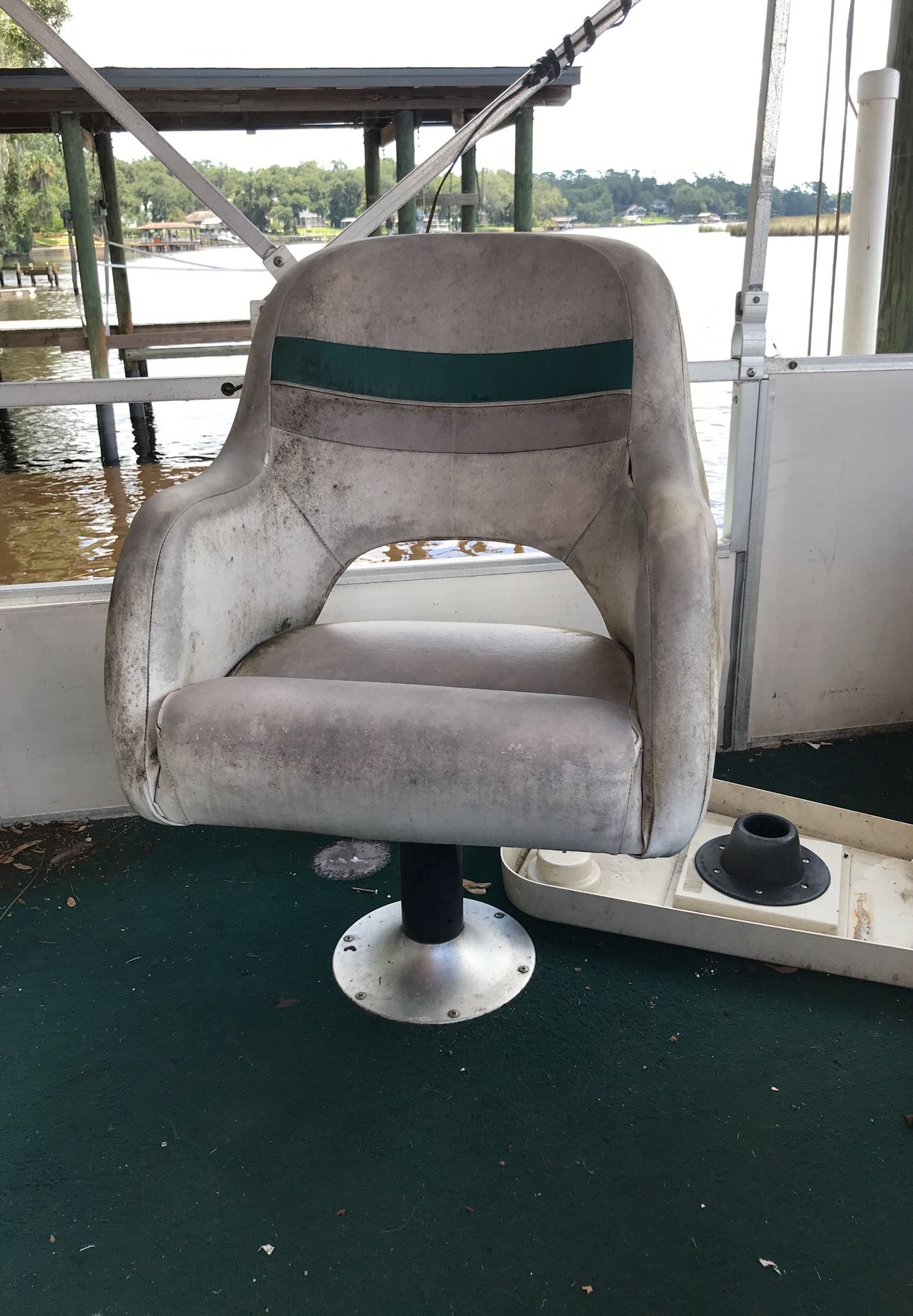 Captains chair pontoon boat