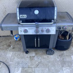 Weber Genesis II Natural Gas Grill, Excellent Condition, 3 Burners