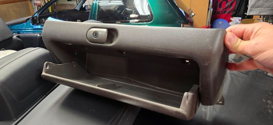 VW Mk3.  Lower glove box  1HM 880 890