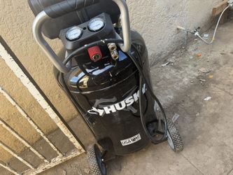 1.7 HP, 200 PSI, 30 Gal., 5.1 SCFM 90 PSI, Single-Stage, Oil Free Portable Vertical Electric Air Compressor by Husky